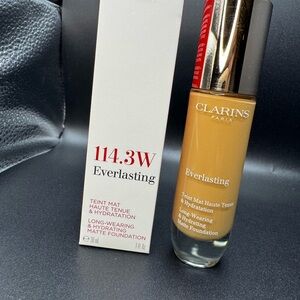 Full Size Clarins Everlasting Foundation 114.3W Brand New in Box $48 Retail